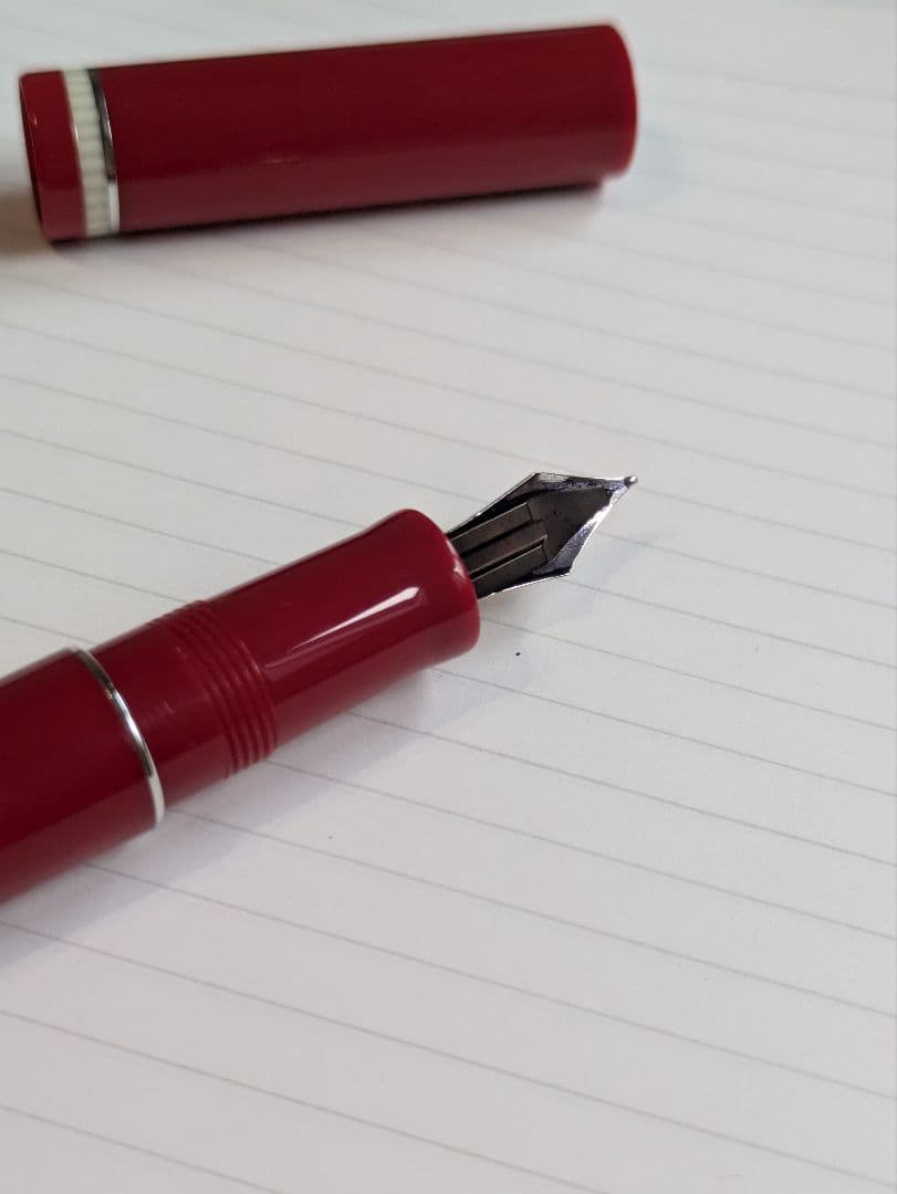 DELTA デルタ 万年筆 ヴィア ベネット レッド M