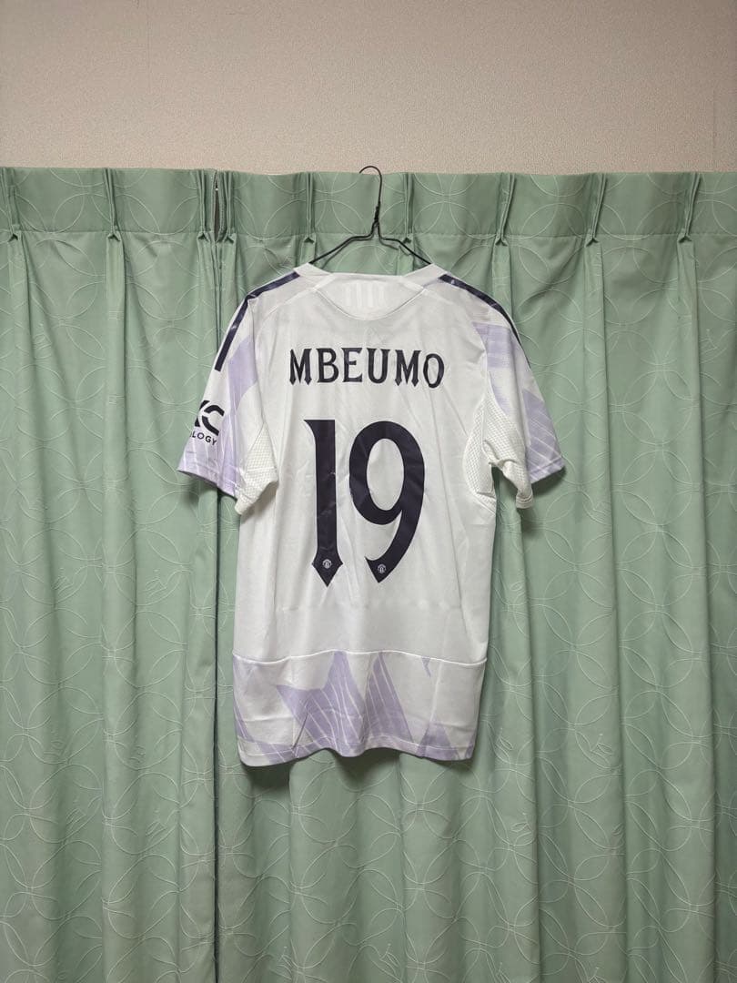 マンチェスター・ユナイテッド25/26アウェイオーセンティックMBEUMO#19