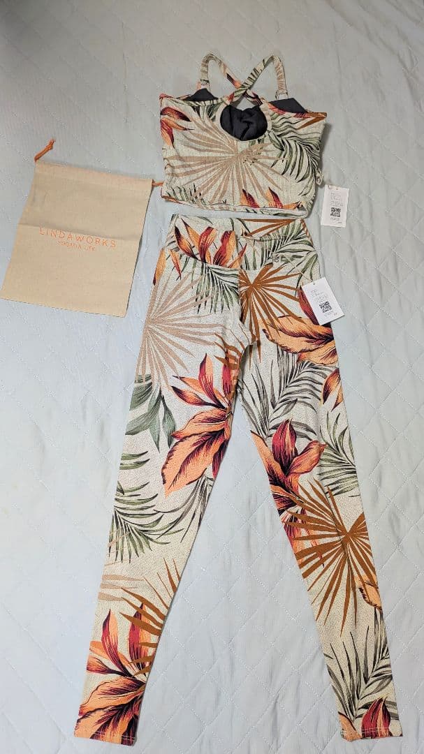 タイムセール♡新品タグ付【リンダワークス】花柄ヨガ上(P)下(М)コモレビ