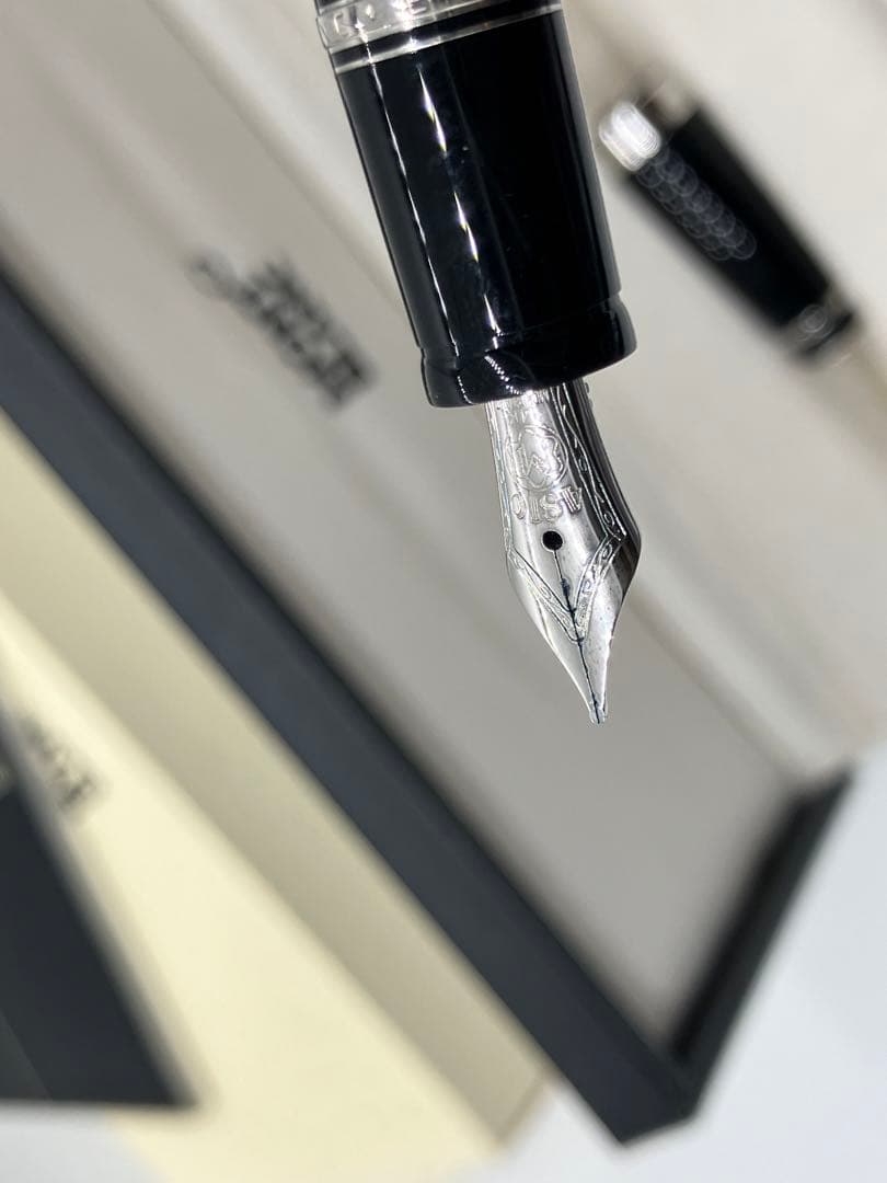 【未使用品】モンブラン ボエム 万年筆 ペン先14K ブラック シルバー
