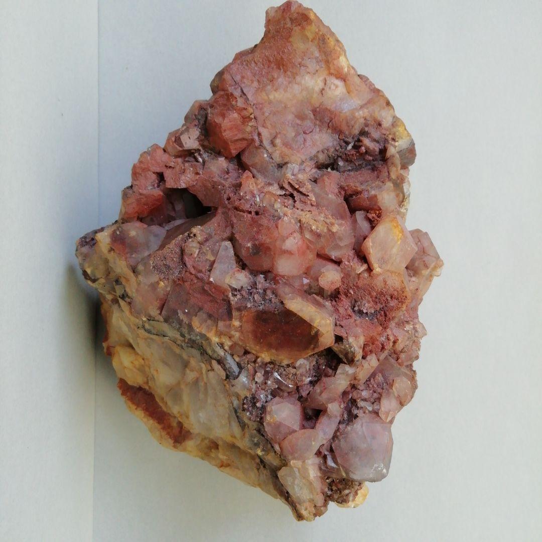 天然石　 原石レッドファントム クライスラー5.6kg台座付き