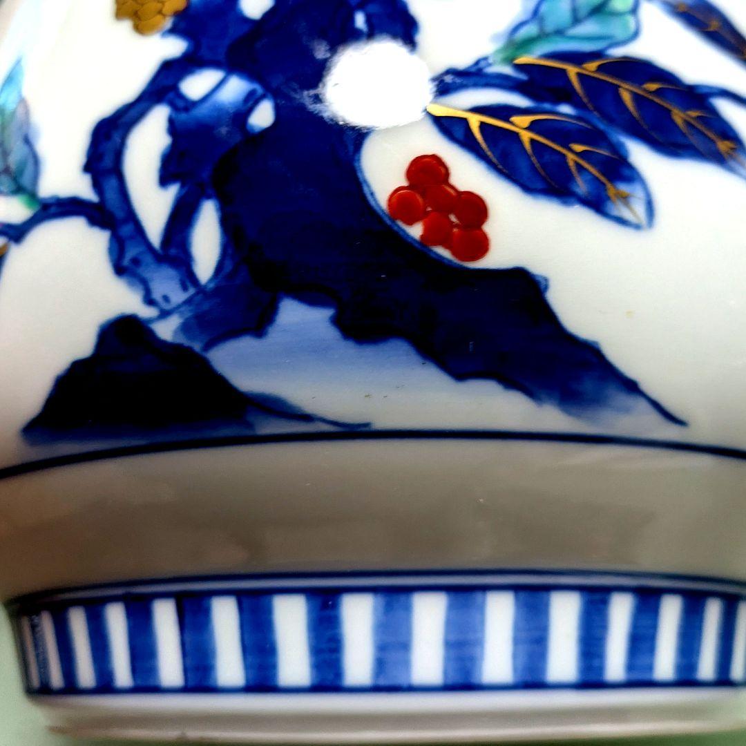 染錦柘榴文（そめにしきざくろもん）の有田焼の花瓶です。﻿