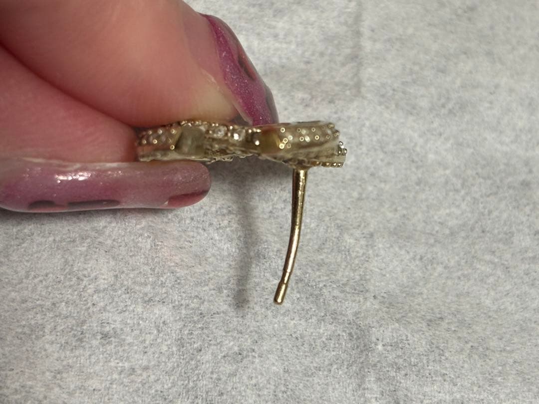 CHANEL CCロゴ ストーン付きピアス 片耳