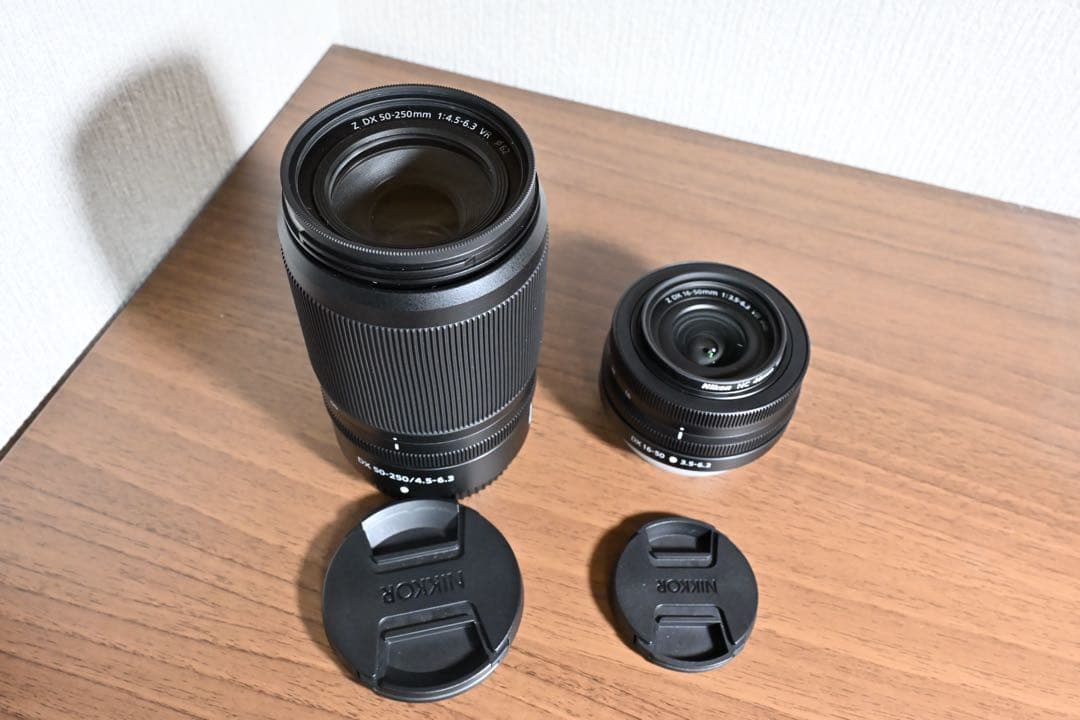 Nikon Zfcミラーレスカメラ + DXレンズ2本＋その他おまけ