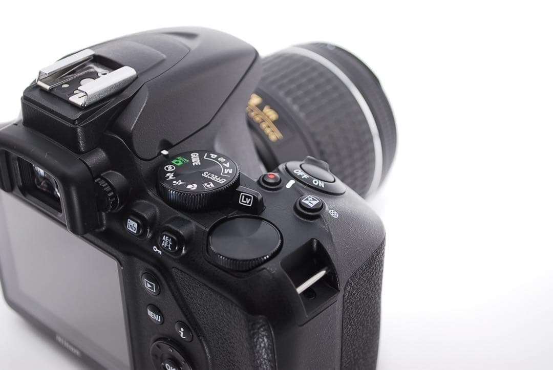 美品✨手ぶれ補正付き✨Nikon D3500✨軽量コンパクト✨一眼レフカメラ✨