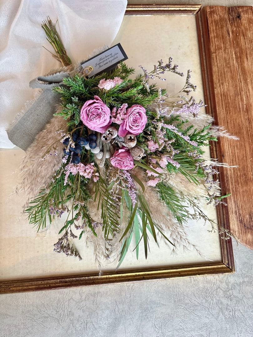 大人ピンクのナチュラルブーケ　アンティークラカラープリザーブドローズ　前撮り