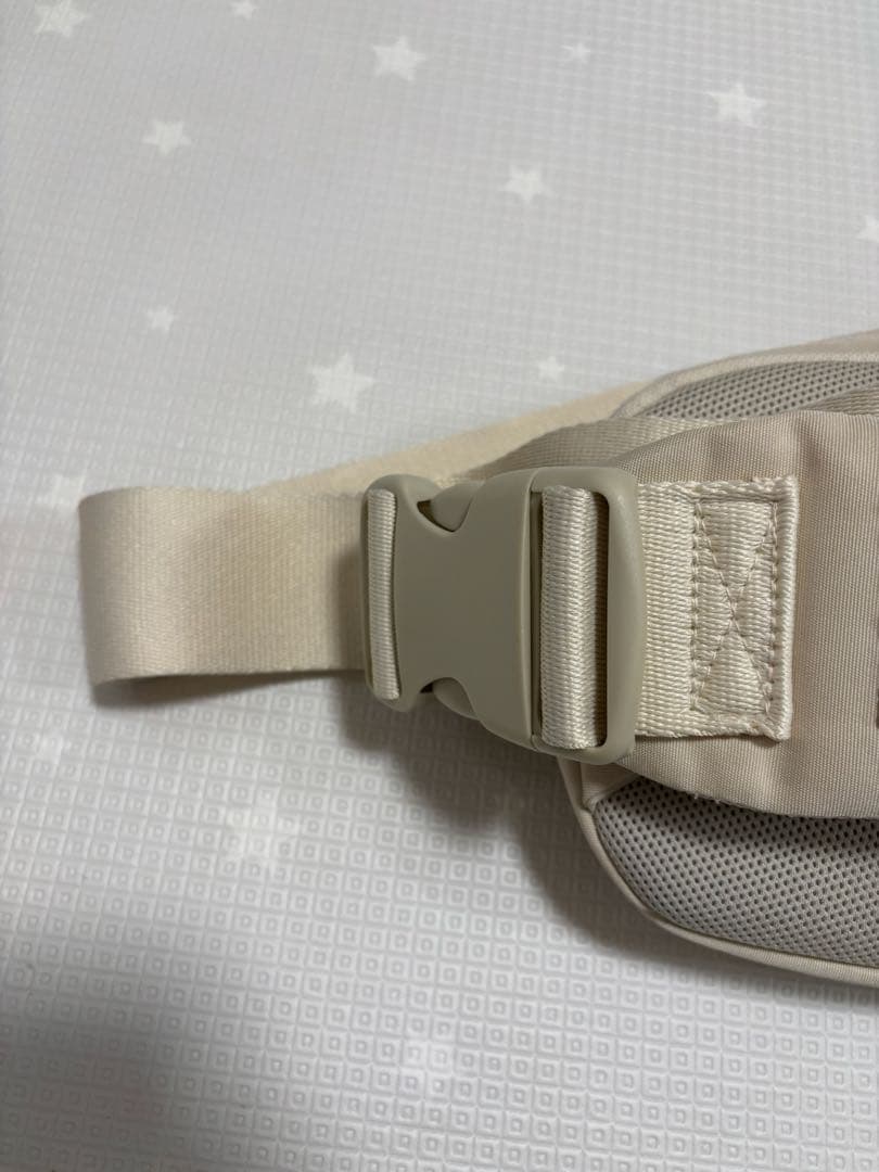 POMULU ポムル ヒップシート　ナチュラルアイボリー