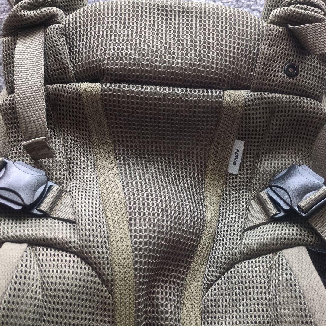 Aprica 抱っこ紐 カーキ　ラクリス　新品