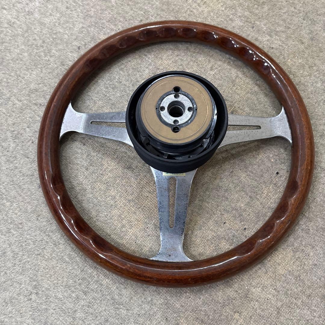 送料込に変更　モモ ステアリング 3スポーク ウッド