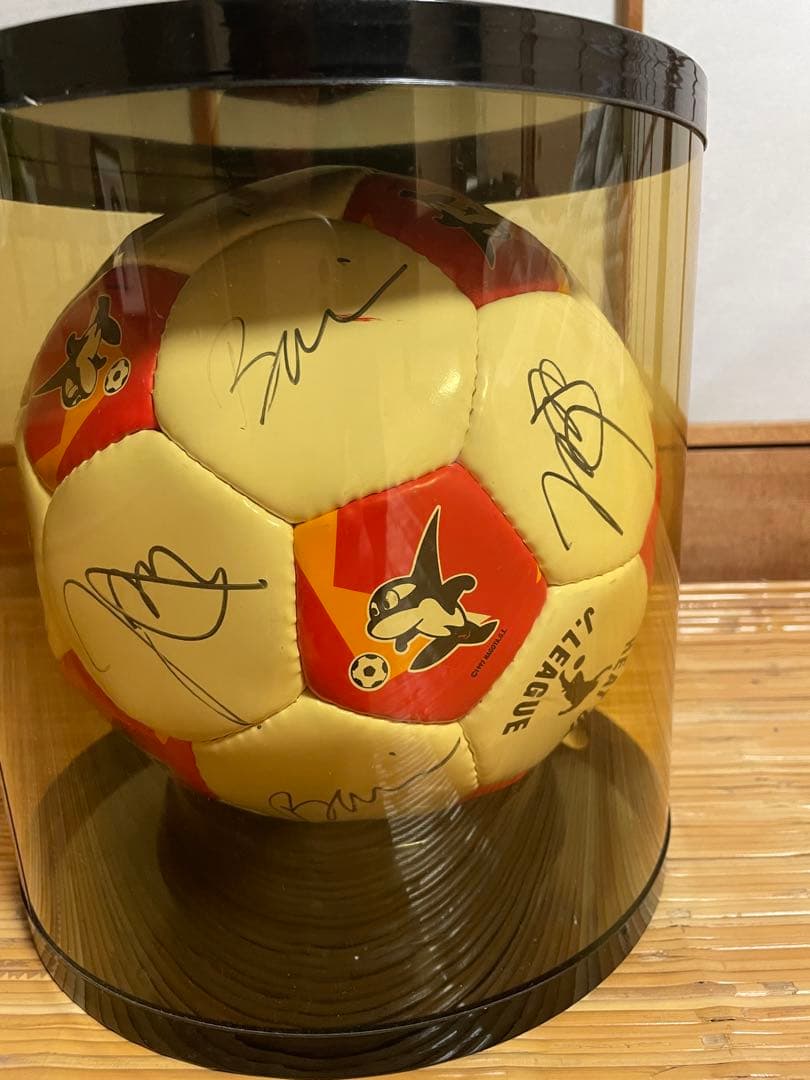 グランパス直筆選手サインボール 1993-95年くらい　ケース付き