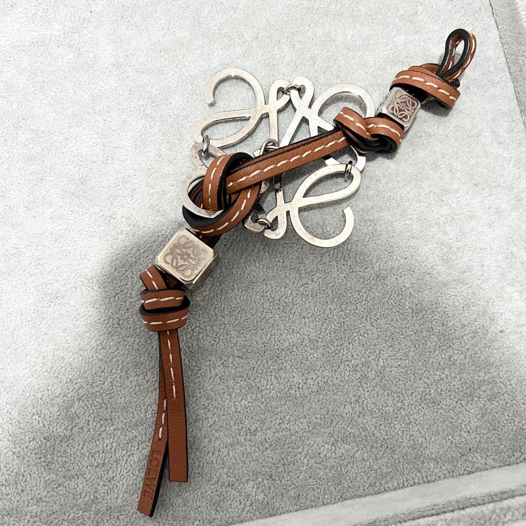 ロエベ アナグラム ダイス パーソナライズ レザー チャーム ストラップ