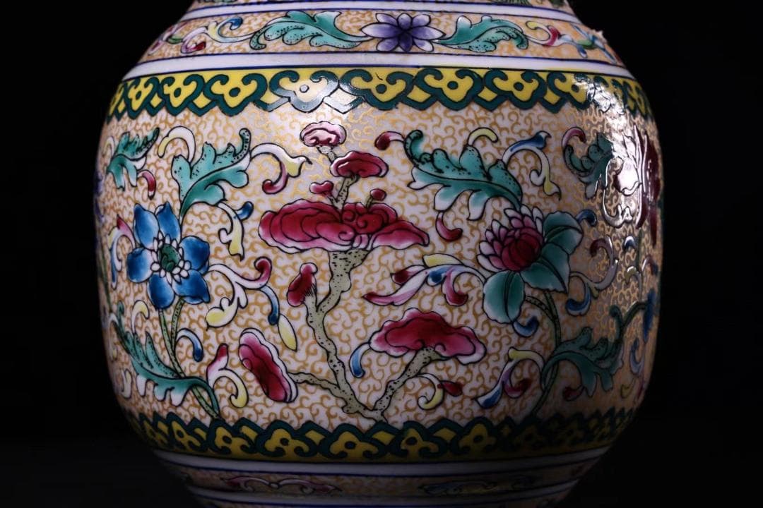 中国古美術・旧蔵珐琅彩陶磁器の花瓶・花鳥紋・置物・純手描き・文房具・茶道具・箱付