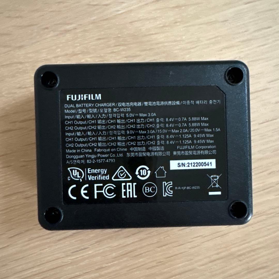 FUJIFILM デュアル充電器&バッテリーセット　BC-W235 フジフィルム
