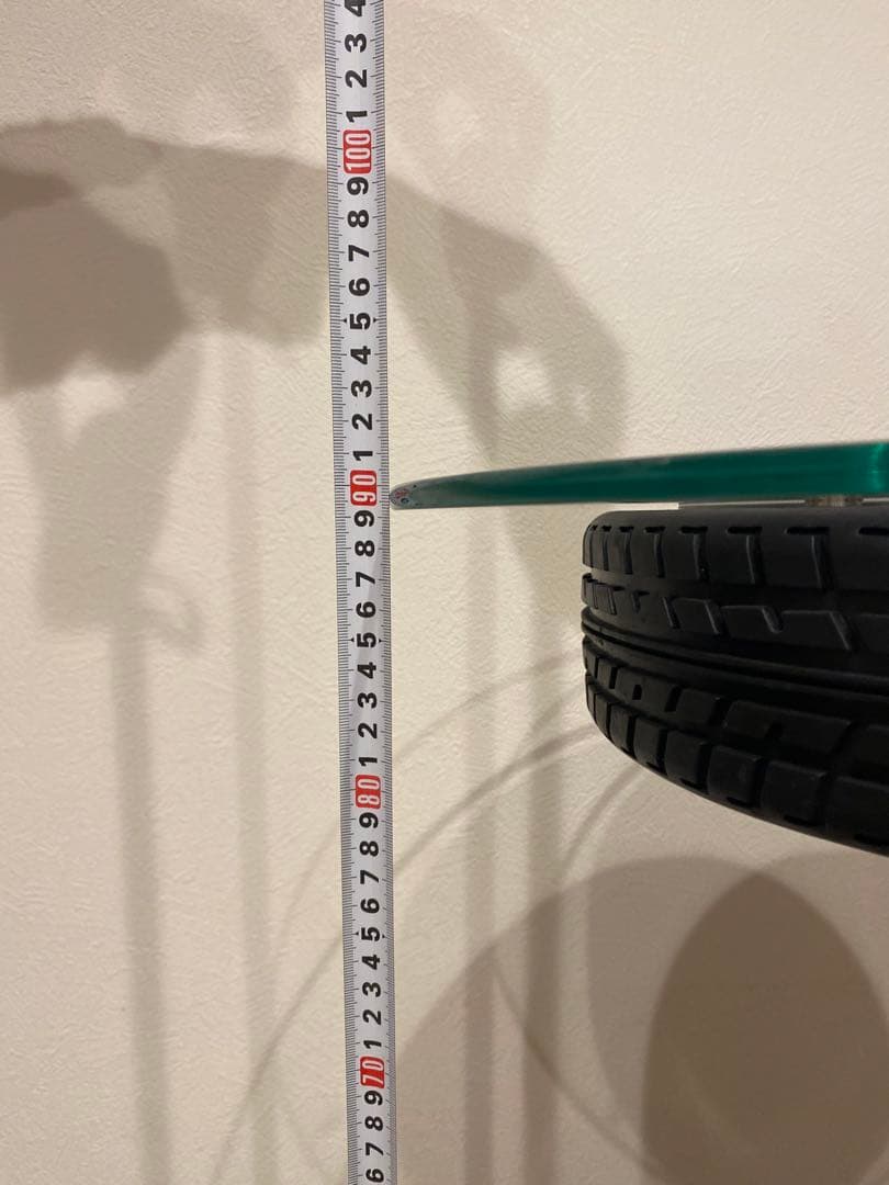 ホイールデザイン置時計とテーブルセット