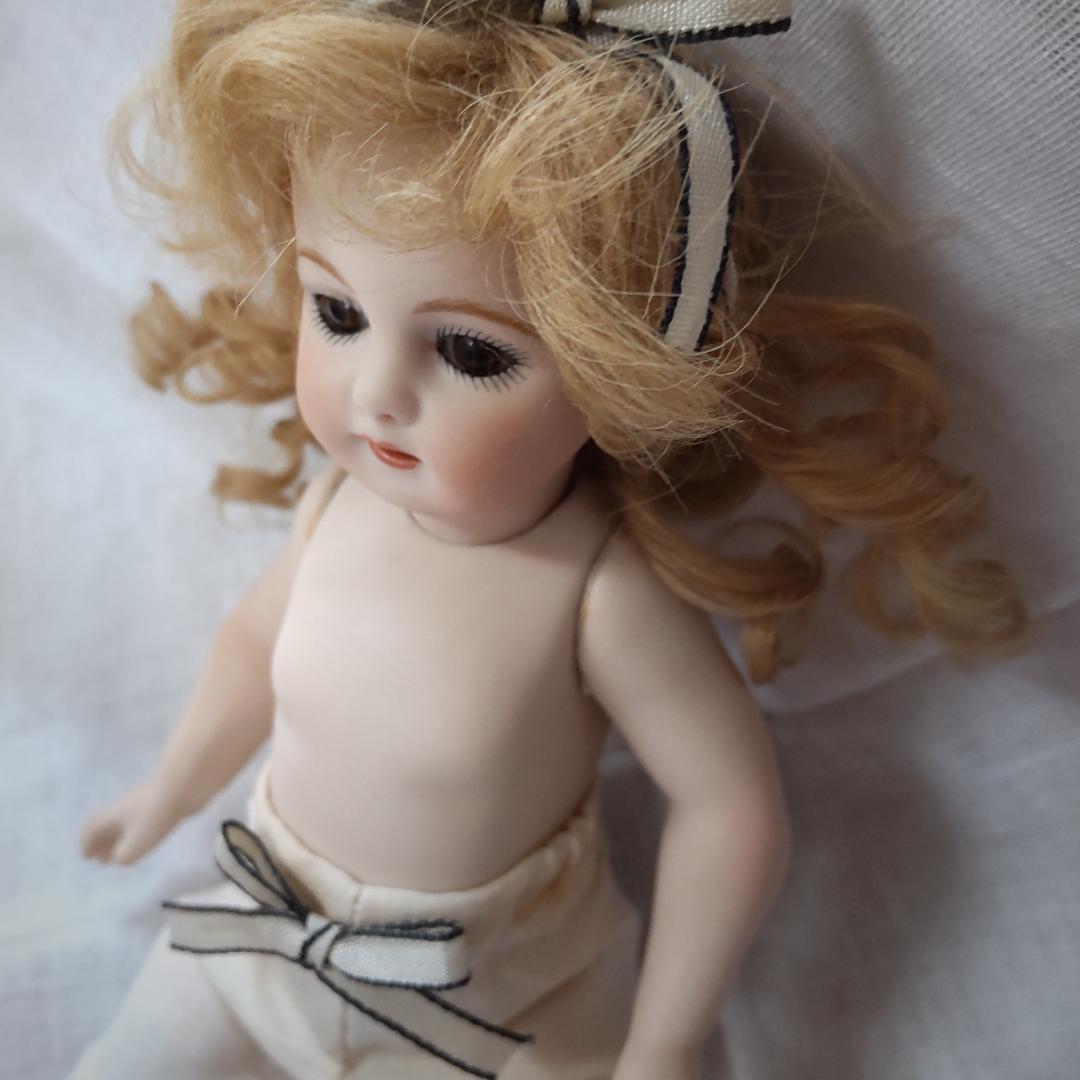 ミニョネット　アンティークドールリプロ　人形　シモン&ハルビック　リボン