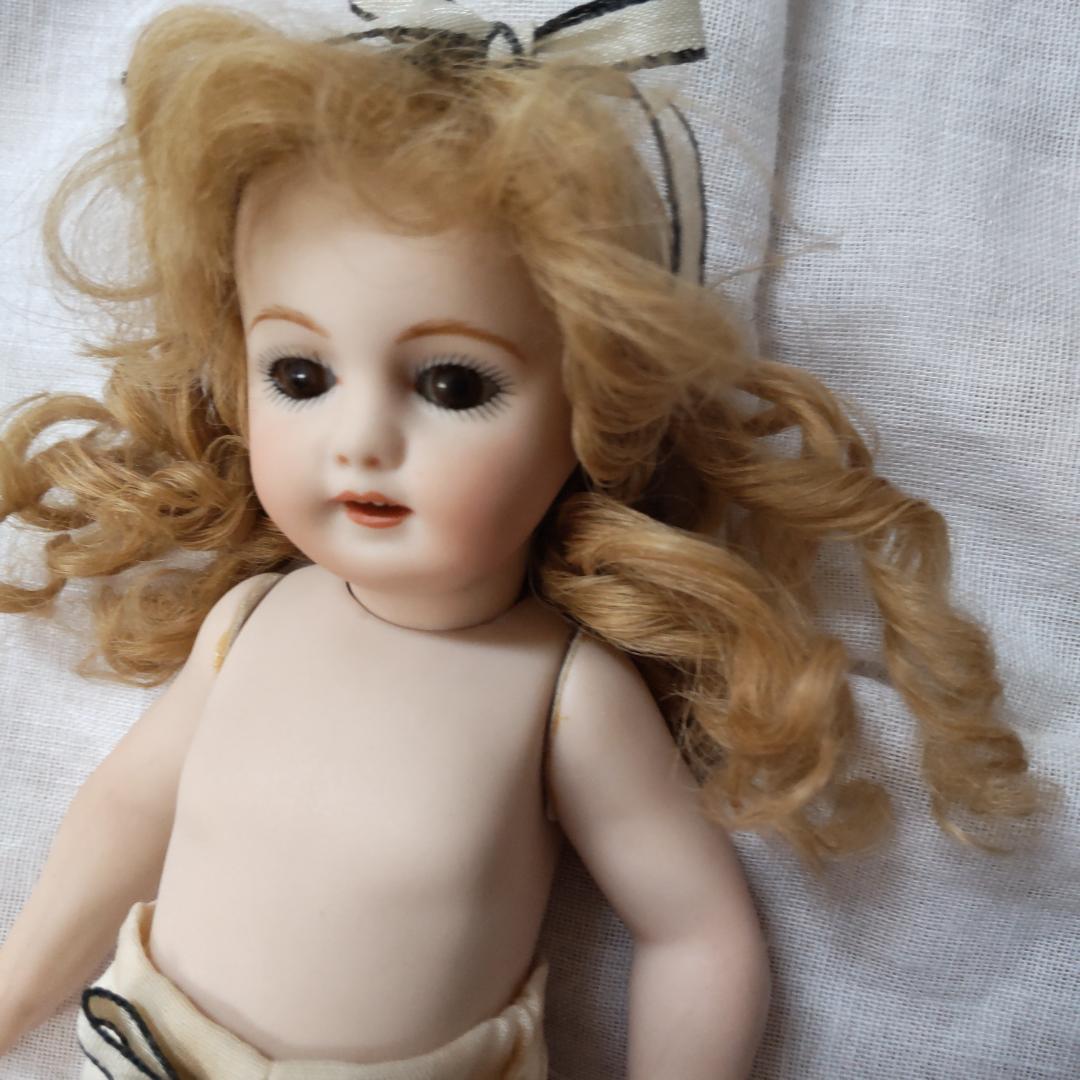 ミニョネット　アンティークドールリプロ　人形　シモン&ハルビック　リボン