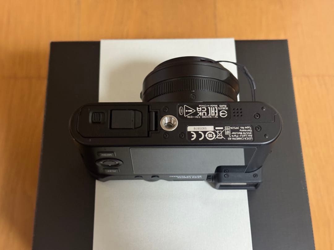 Leica D-Lux 8コンパクトデジタルカメラ （レンズフィルター付）