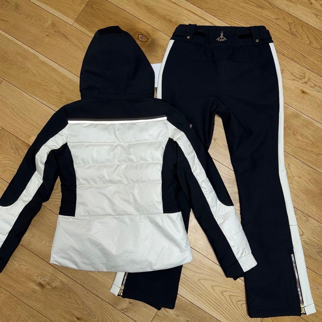 定価11万4000円 新品タグ付きPhenix スキーウェア上下セット Sサイズ