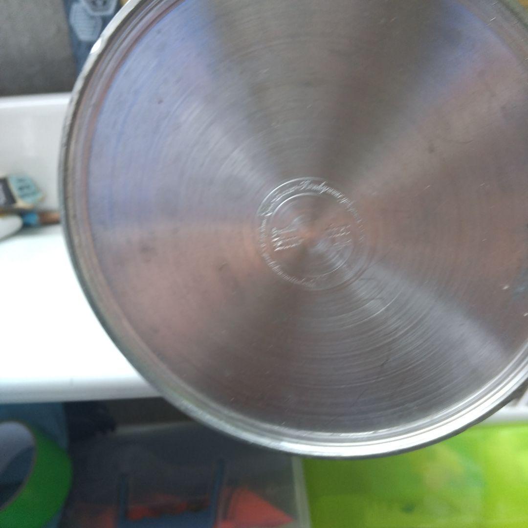 金属製浮彫りピッチャー 中型