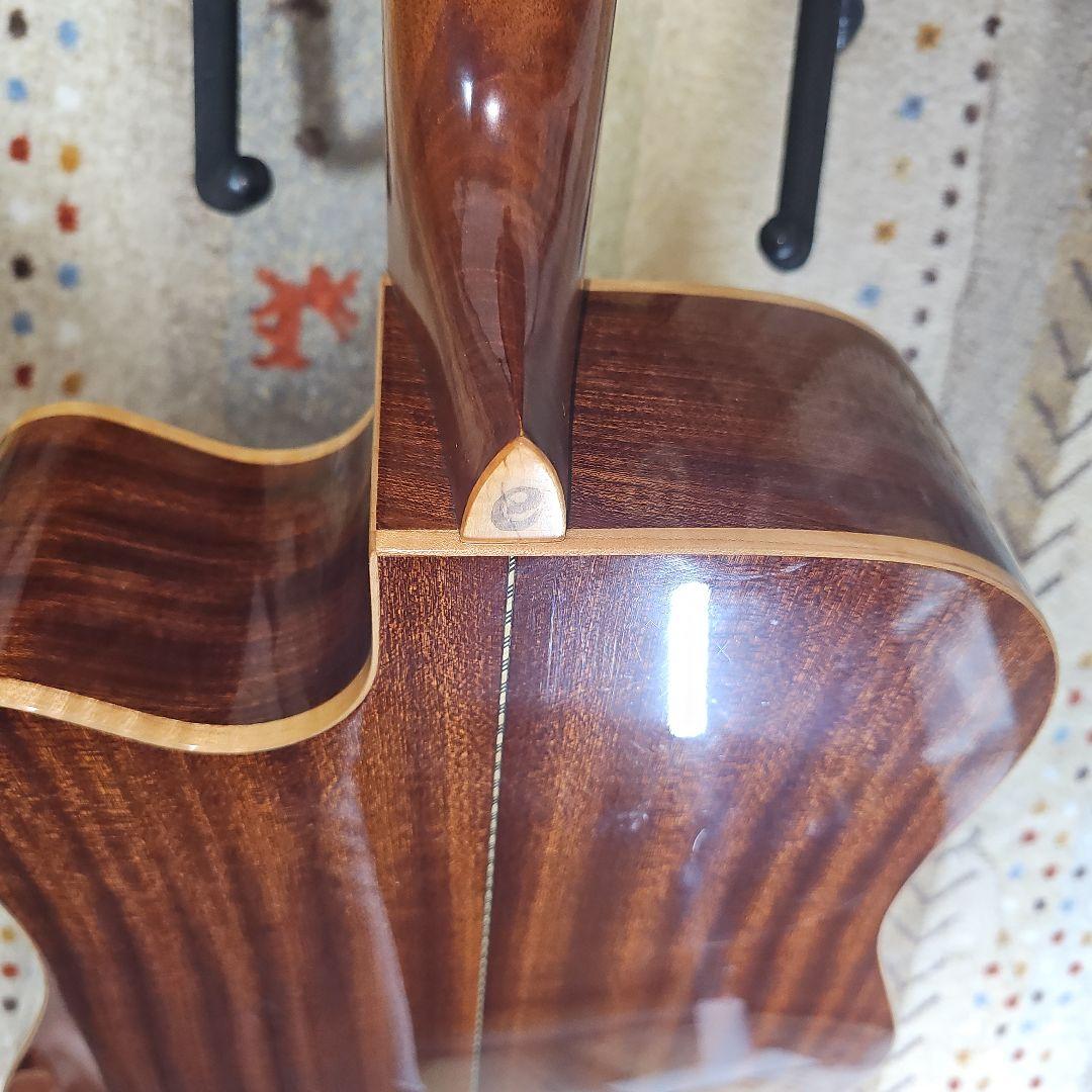 Court.MR.AS4エレアコ総単板！ 純正ハードケース付き。