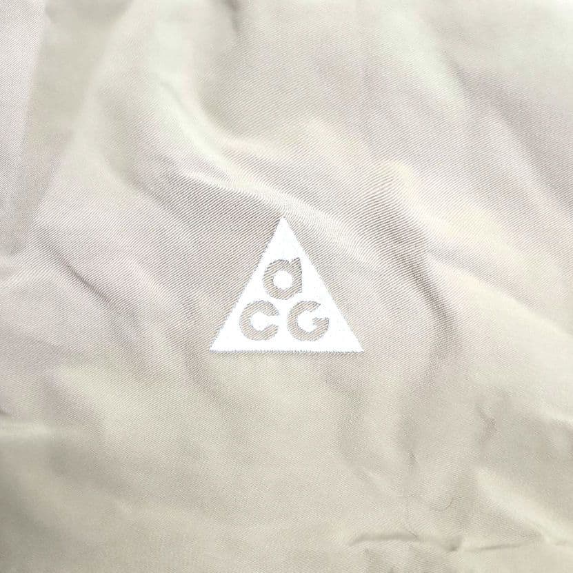 NIKE　ナイキ　プリマロフトスカルピークジャケット　ベージュ　M