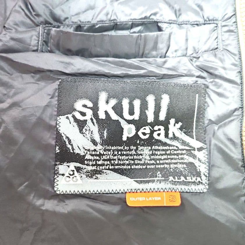 NIKE　ナイキ　プリマロフトスカルピークジャケット　ベージュ　M