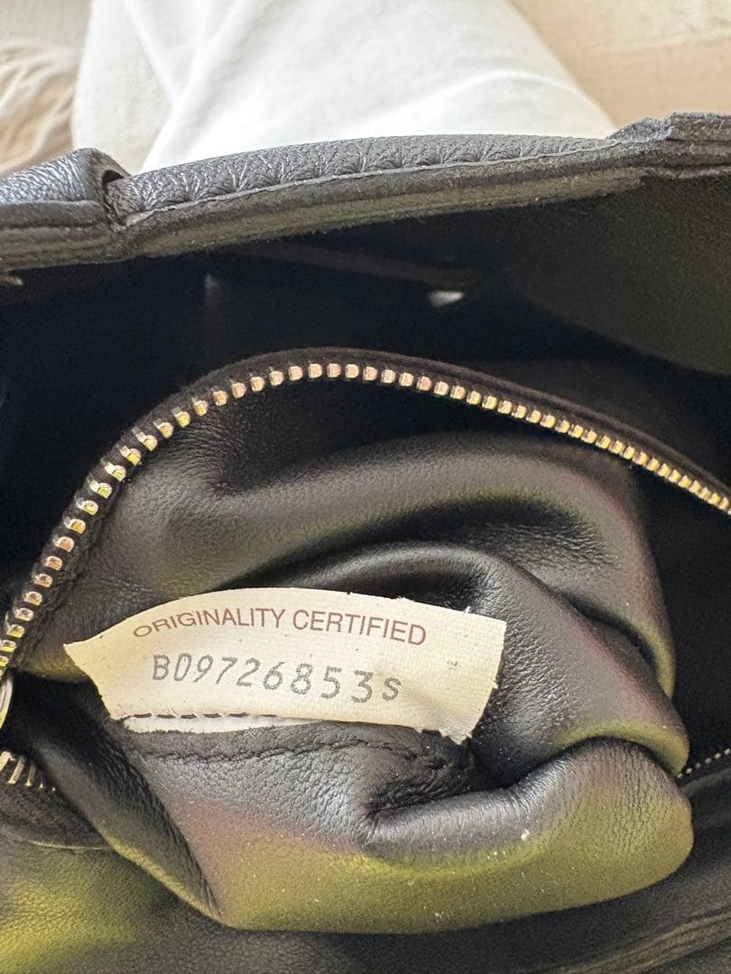 BOTTEGA VENETA ブラックショルダーバッグ