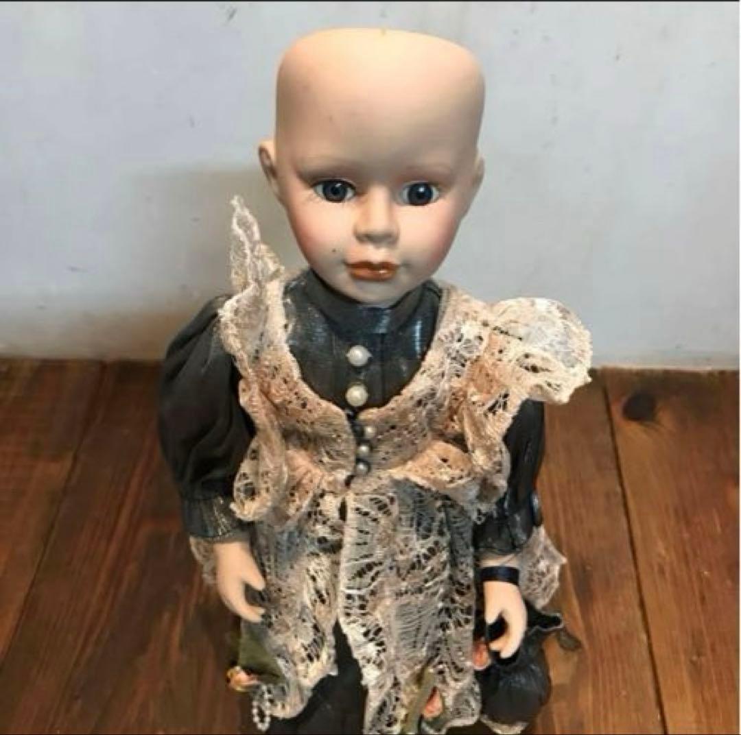 美品　ドール　ヴィンテージ　西洋人形　丁寧なつくり　表情が可愛いらしい　陶器