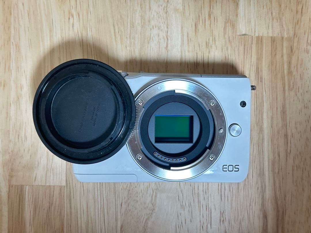 Canon EOSm10ミラーレスカメラ レンズ2本付き