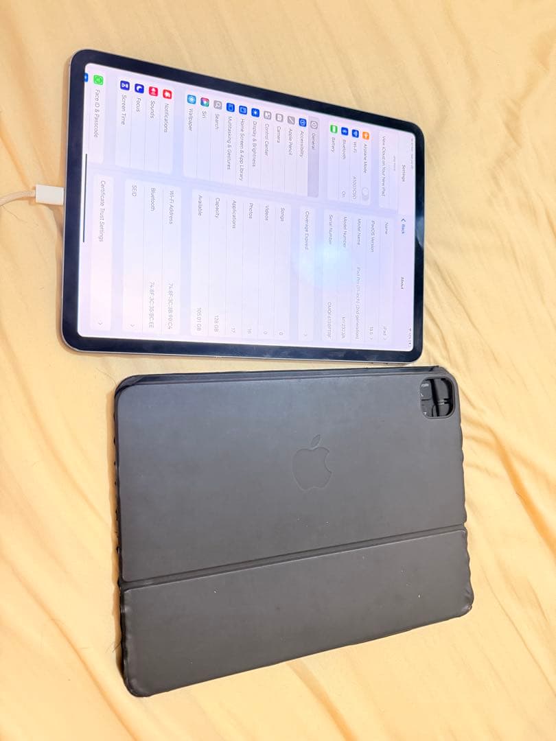 iPad Pro第2世代11インチスペースグレー 本体 + キーボードカバー