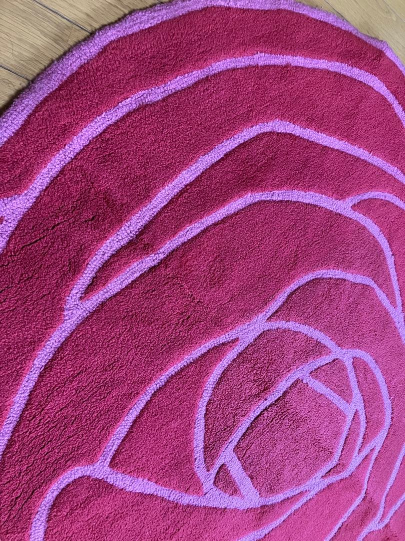 フランフラン バラ ピンク　ローズ　絨毯