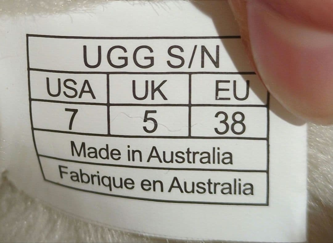 【新品未使用箱付】UGG ブーツ ベージュ 24センチ