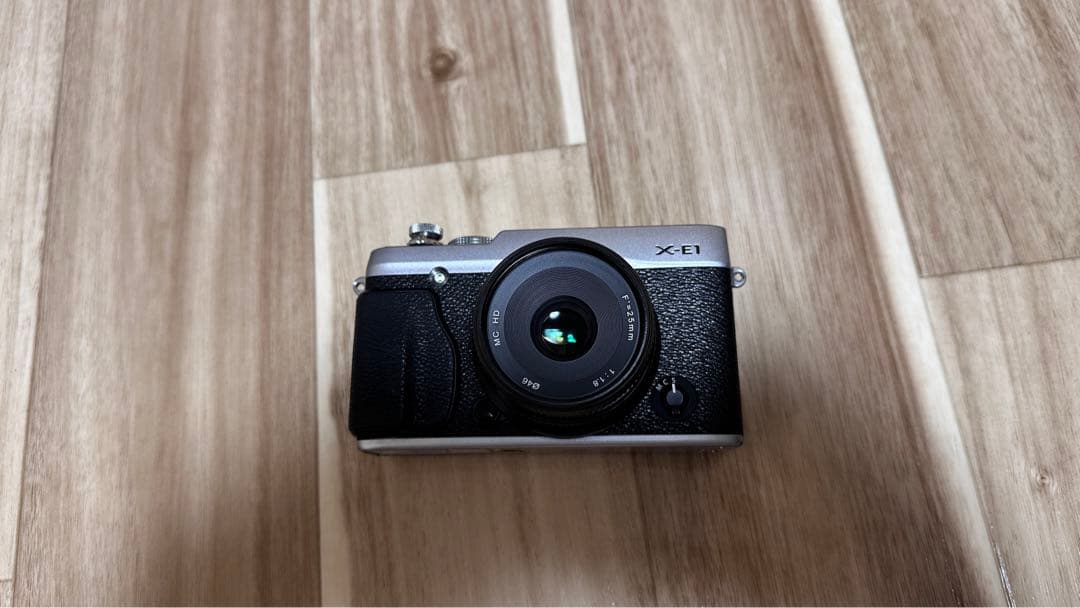 Fujifilm X-E1ボディーと単焦点レンズセット