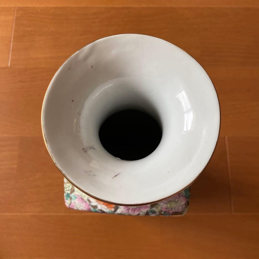 龍 模様の陶磁器花瓶