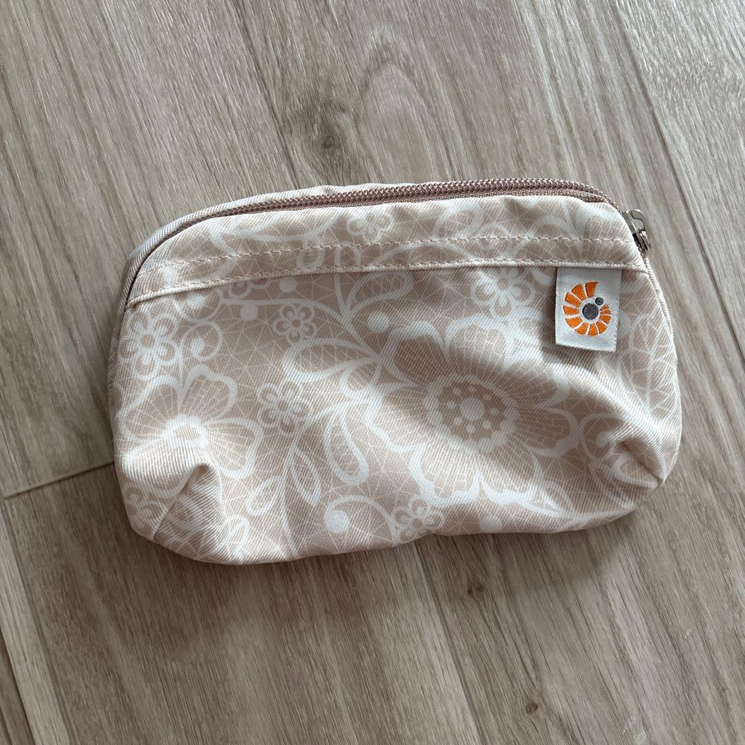 【試着のみ】エルゴ　オムニブリーズ　クリームフラワーレース