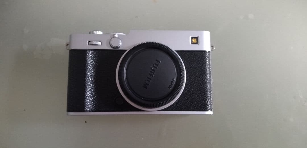 アーマド　FUJIFILM X-E5 ミラーレス一眼 シルバーボディ