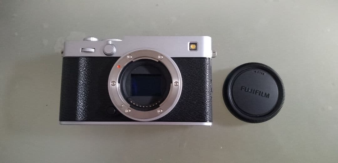 アーマド　FUJIFILM X-E5 ミラーレス一眼 シルバーボディ