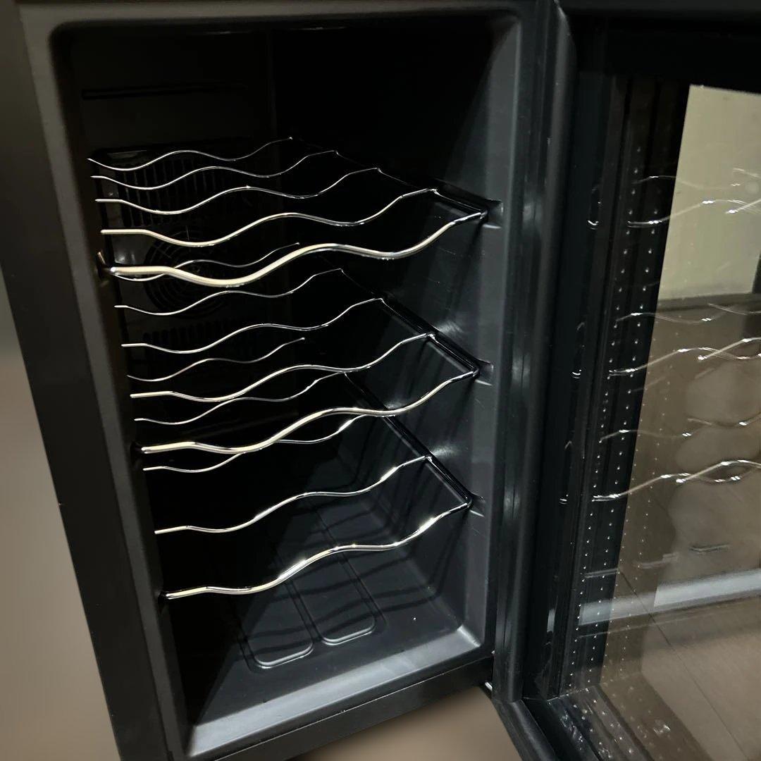 美品★アイリスオーヤマ ペルチェ式ワインセラー IWC-P081A 2023年製