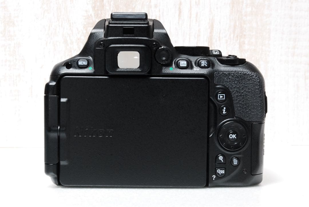 ✨Wi-Fi搭載機✨付属品多数✨すぐ使えるセット✨　NikonD5500