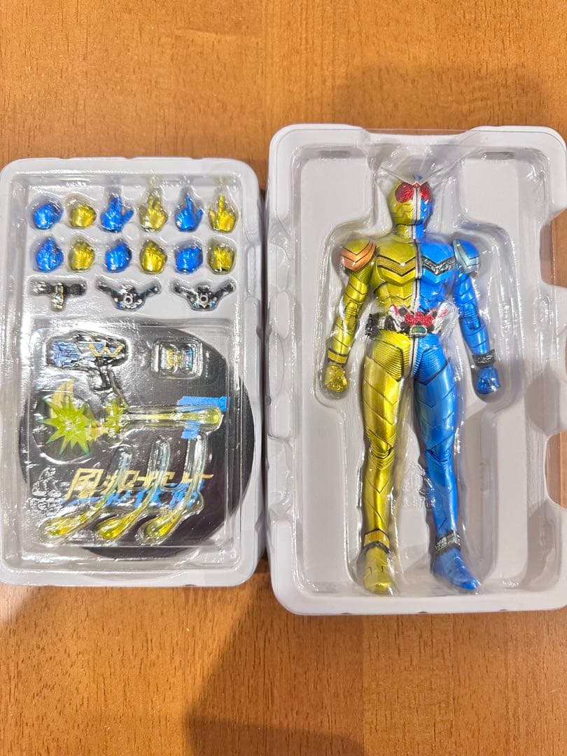 d*9様 S.H.Figuarts真骨彫製法 仮面ライダーダブル ルナトリガー風