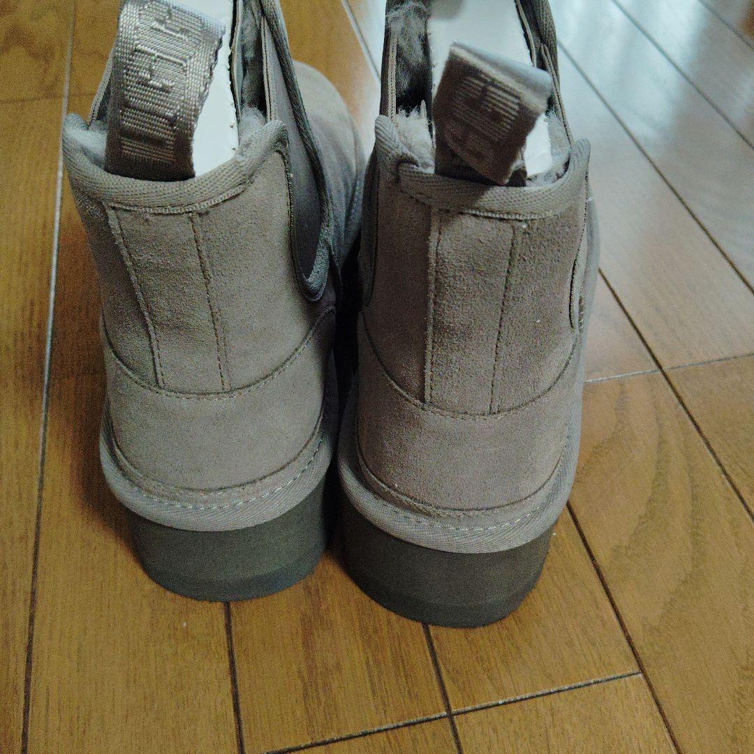 試着のみUGG アグNeumel Platform Chelsea　 25cm
