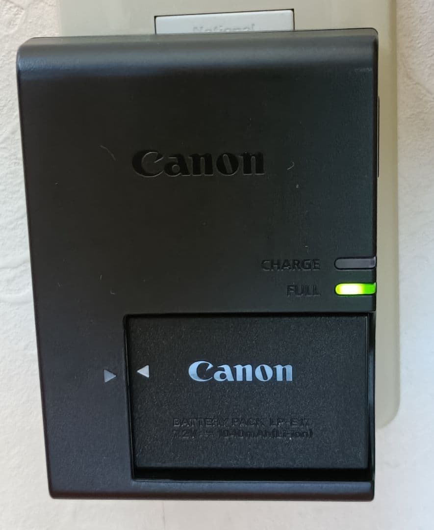 キャノン EOS 8000D 18-135 IS STM キットwi-fi機能付