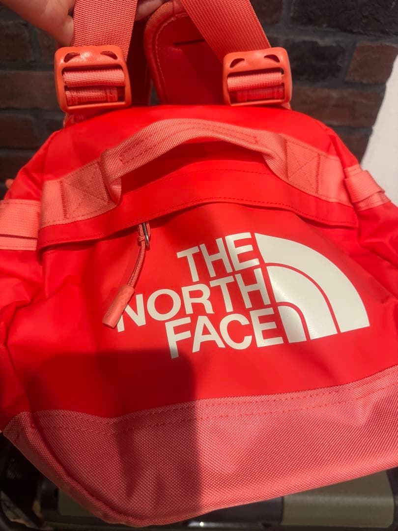 希少カラーTHE NORTH FACEボストンバッグ50Lリュック　レイジレッド