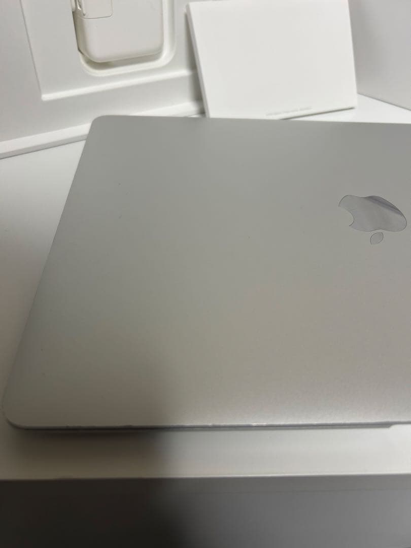 ソ*ー様 MacBook Air (M1, 2020) 13.3インチ　箱付き