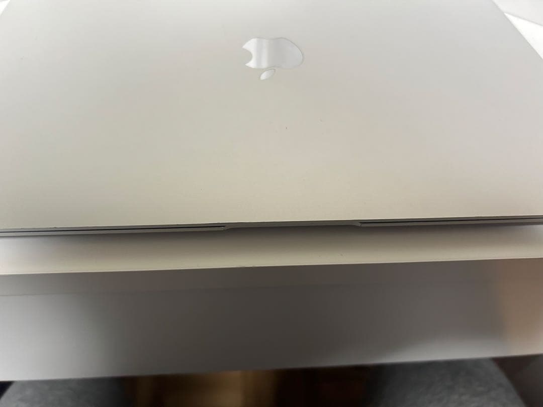 ソ*ー様 MacBook Air (M1, 2020) 13.3インチ　箱付き