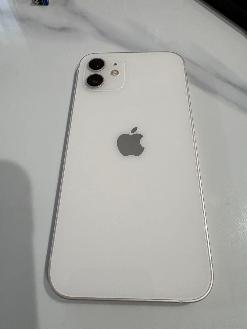 iPhone12 ホワイト　128ギガ　SIMロック無し