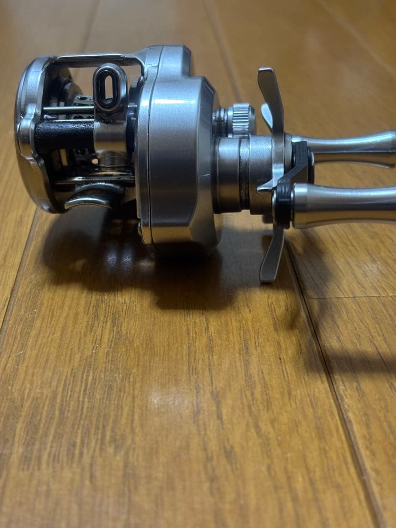 丸型　BFSリール　左ハンドル