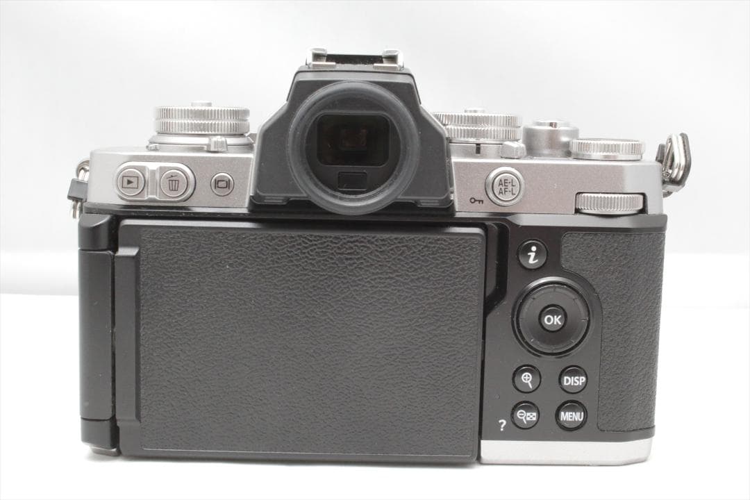 スマホ転送！Nikon Z fc　シャッター2471回　ニコン　ミラーレスカメラ