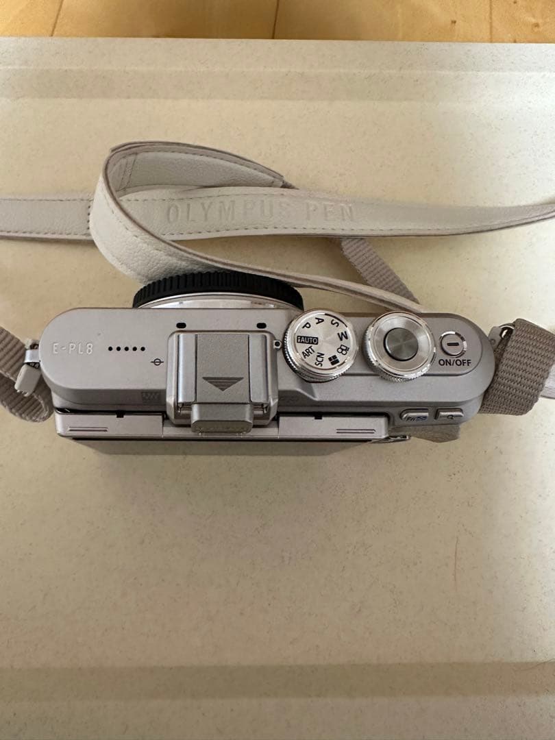 OLYMPUS E-PL8 ミラーレス一眼カメラ