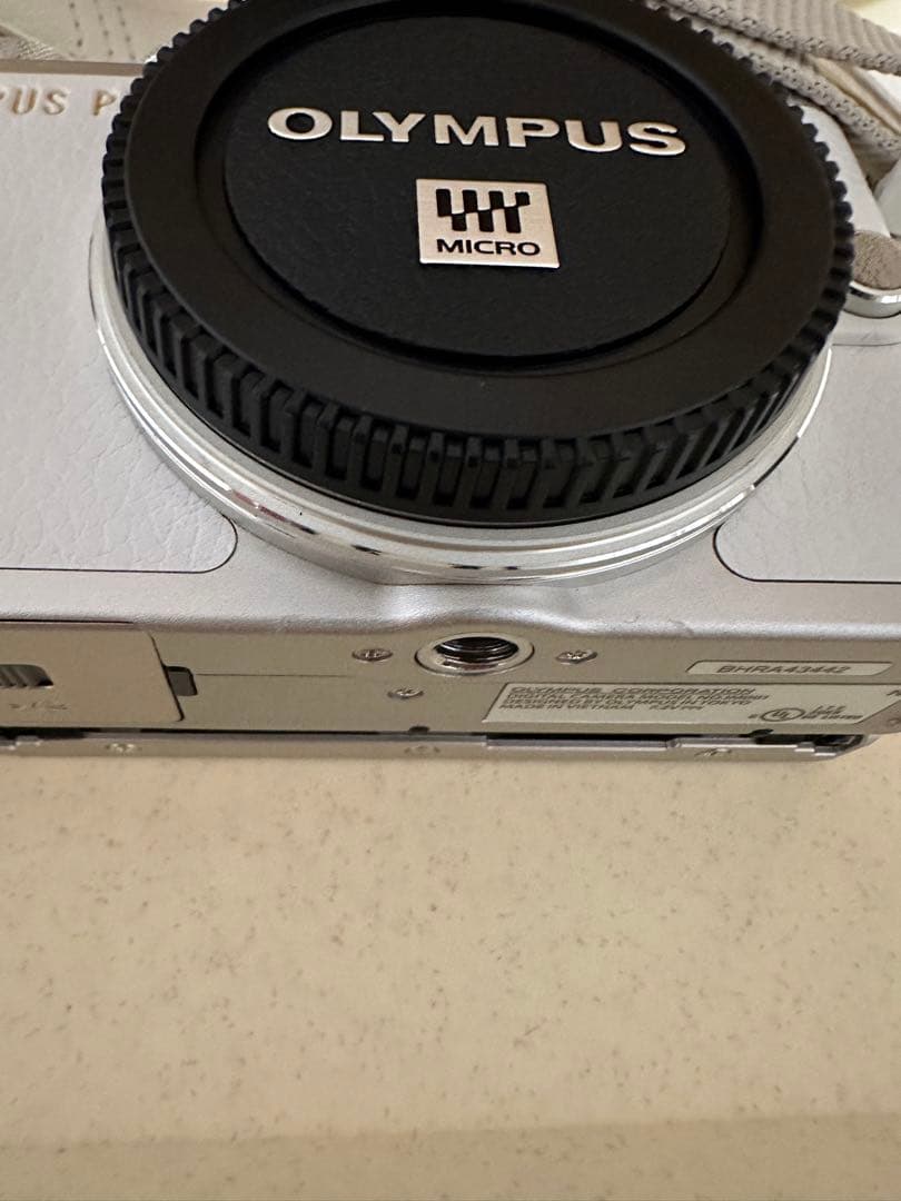 OLYMPUS E-PL8 ミラーレス一眼カメラ